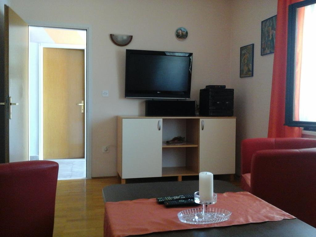 Apartments Tomovic Lumbarda Luaran gambar